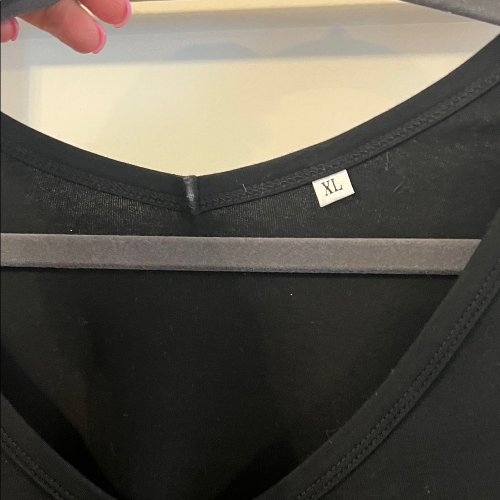 Elegant Black V-Neck Women's Top - Picture 5 of 5